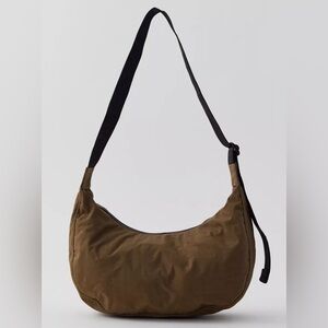 BAGGU Medium Nylon Crescent Bag